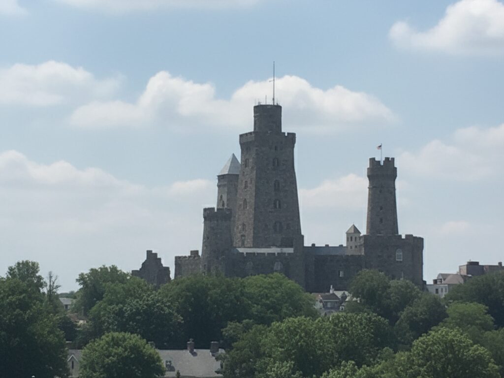 給料と仕事量が比例しない理由!年収アップは「時間」より「価値」!